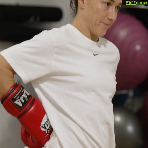 Lucy Bronze Instagram - Barca with the best 🦁❤️ Part 1 of 2 with @lucybronze out on @youfreefriday YouTube now! 🇪🇸✨wait till the end of the video for what’s to come next week 🦐👀