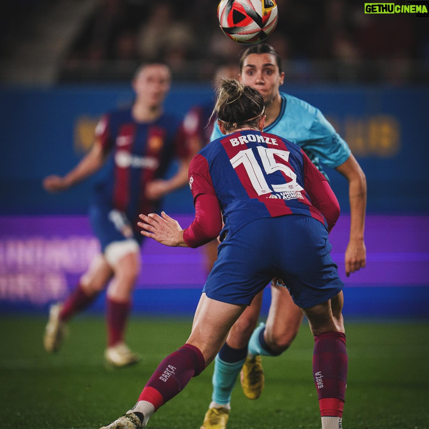 Lucy Bronze Instagram - Vamos!!! A la final 🤩 @fcbfemeni Copa de la Reina