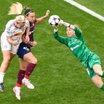 Lucy Bronze Instagram – What a night!! Massive thank you to both sets of fans for creating such an amazing atmosphere 💙❤️ merci 🌟🌟🌟🌟🌟