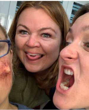 Lucy Davis Instagram - Don’t scroll to video if this isn’t your thing. Fair warning! #fb to #chillingadventuresofsabrina Hilda turns into, well, a spider. Happy Halloween! #metamorphosis #franzkafka #stevenberkoff #halloween2020 @mikemakesmonsters