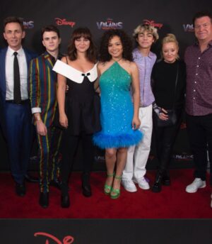 Lucy Davis Instagram - Season 2 Wrap party! What a fabulous bunch of people we get to work with. Our crew and cast are wonderful and kind and brilliant. Plus also the cake was nice🙇‍♀️ #villainsofvalleyview @dollskill