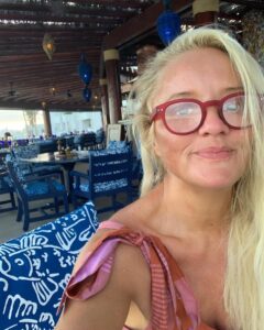 Lucy Davis Instagram - However good a trip I’ve had I’m always glad to go home bc I get to see my girl. But this was the first time in a looong time where I was truly sad to say bye. @lasventanasalparaiso is a magical, peaceful, healing place and it did exactly what it says on the tin. I sunbathed, read 3 books, drank cocktails, ate the best food I’ve had, and went make-up-less for the entire time. Everyone who works there are probably the kindest I’ve ever met. If you can go, go. Sell your children if you have to. Thanku @lasventanasalparaiso See you again☀️ #losventanas #cabosanlucas #árbol #seagrillcabo