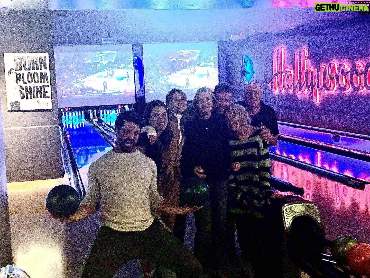 Lucy Davis Instagram - Bowling night with fam. @luckystrikelive such a fun place. Dad won, and I was wayy down the bottom. By a country mile😁 #bowling