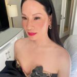 Lucy Liu Instagram - Premiere look A Man In Full. It takes a village - huge thanks to all❤️🤗: 💄: @erinayanianmonroe 💇🏻‍♀️: @lonavigi 👗: @nardosdesign 👠: @alevimilano 👛: @gedebe 💎: @chopard 🪡: @bkgritz Styling: @sarahslutsky 📸: @gettyentertainment @kevincwinter