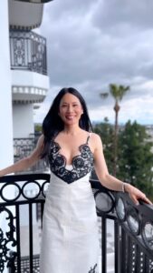 Lucy Liu Instagram - @shazammovie Fury of The Gods LA press junket Day 1 … let’s go! 💇🏻‍♀️: @_marcosantini1 👗: @31philliplim 👠: @sophiawebster 💎 : @kavantsharart Styled by: @sarahslutsky