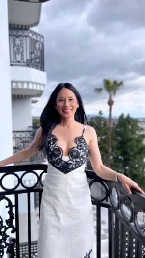 Lucy Liu Instagram - @shazammovie Fury of The Gods LA press junket Day 1 … let’s go! 

💇🏻‍♀️: @_marcosantini1 
👗: @31philliplim 
👠: @sophiawebster
💎 : @kavantsharart 
Styled by: @sarahslutsky