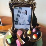 Lucy Liu Instagram – Personalized fully edible chocolate art in my hotel room  WOW!