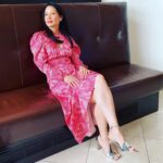 Lucy Liu Instagram – When you call a car and it doesn’t show up, you pivot and chill
👗: @isabelmarant
👡: @giuseppezanotti
💎: @graceleedesigns