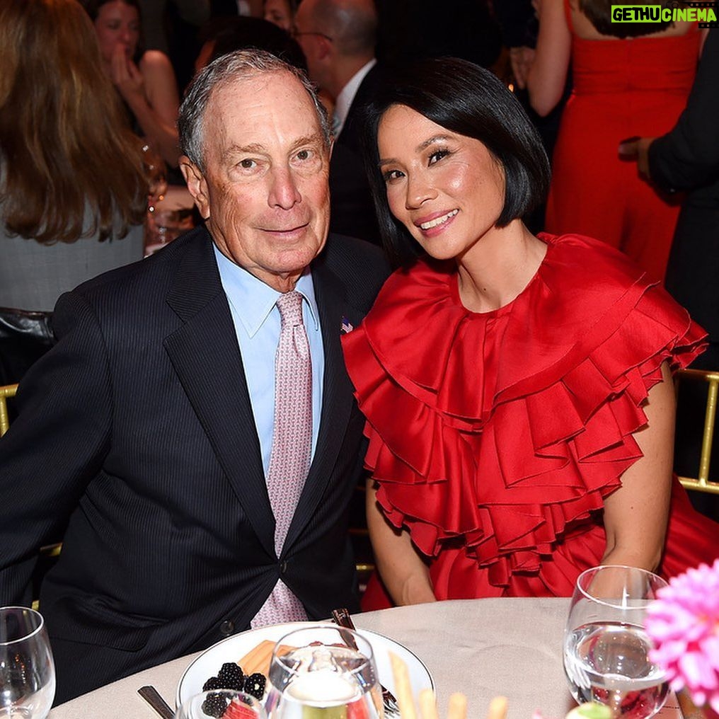 Lucy Liu Instagram - Tremendous privilege to be honored alongside @mikebloomberg & @davidchang tonight @hudsonriverpark So much love to #aidanquinn for being such a dear friend and introducing me ❤️ #hrpkgala
