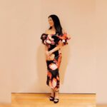 Lucy Liu Instagram - Happy 75th Birthday HC! Standing together with 2 of my absolute SHeroes. . . 👗: @huishanzhang 👡: @jessicarich 💎: @baycojewels 👛: @_serpui Styled by: @sarahslutsky