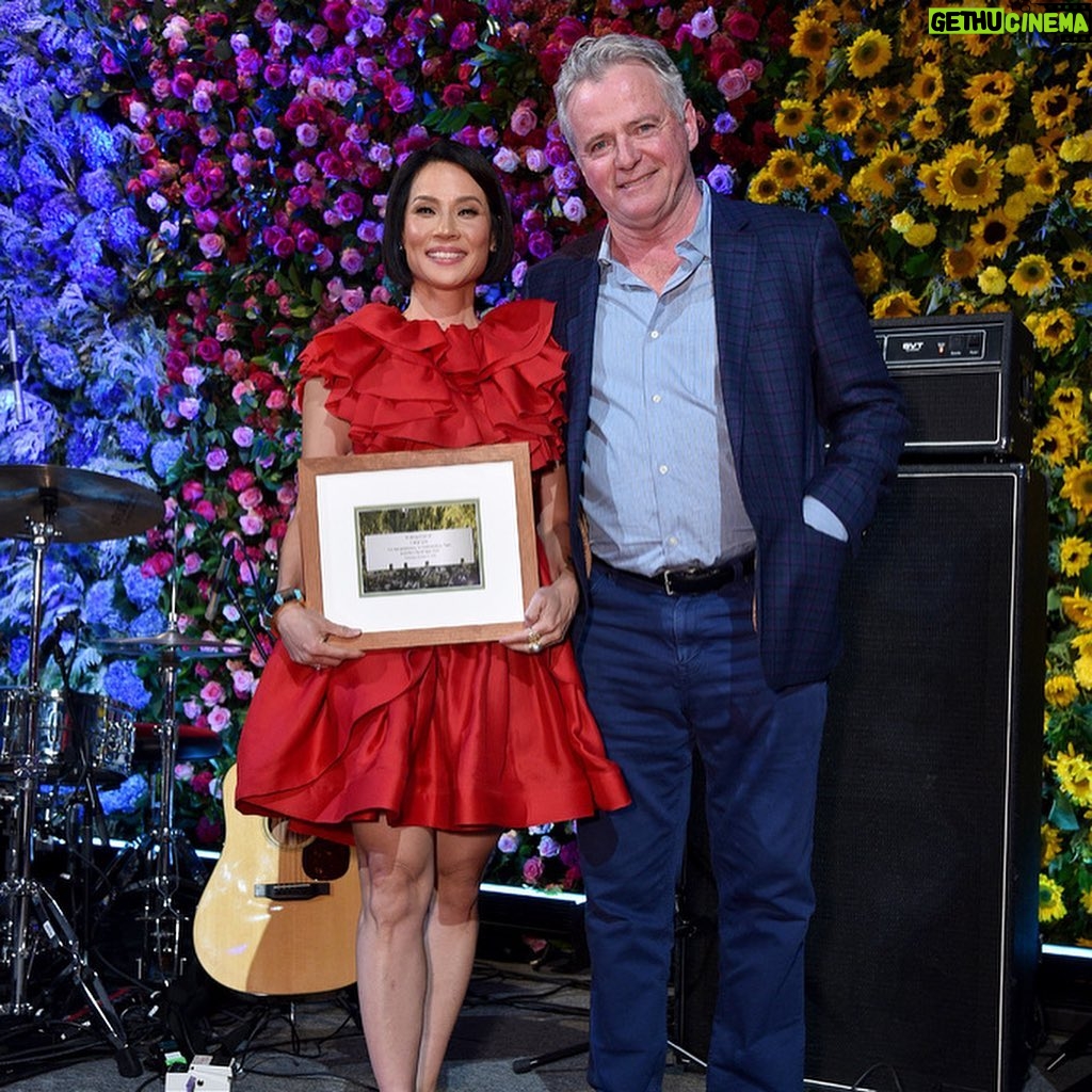 Lucy Liu Instagram - Tremendous privilege to be honored alongside @mikebloomberg & @davidchang tonight @hudsonriverpark So much love to #aidanquinn for being such a dear friend and introducing me ❤️ #hrpkgala
