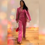 Lucy Liu Instagram - Suited up for good times 👗: @temperleylondon 👡: @aquazzura 💎: @pamelalove 👛: @rogervivier 🪡: @bkgritz 🙏🏻: @sarahslutsky
