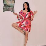 Lucy Liu Instagram – Balancing tree pose energy with a little help from this  #graciedevito painting