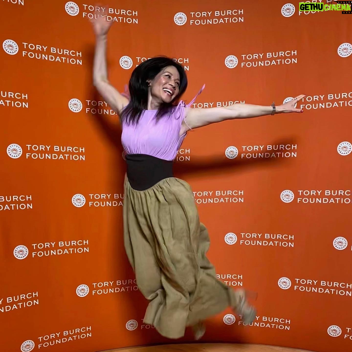 Lucy Liu Instagram - How it feels to #EmbraceAmbition! Thank you @toryburch @lauriefabiano for today’s awe-inspiring summit - Reminding us that we do it better together #Sisterhood Si se puede!!!