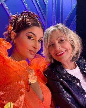 Lufy Instagram - call her… THE SUN 🧡
vous avez déjà essayé de vous dessiner un papillon sur l’œil? j’ai testé pour vous et je vous le déconseille vous allez perdre 1h30 de votre temps 🥲

Voici mon look de l’avant-dernier épisode de @dragracebelgique qui sort ce soir à 20h sur Auvio.be avec comme guest Lio, c’était un plaisir de la revoir je l’adore ! Déjà presque la fin de la saison 🥺

J’ai adoré faire ce makeup, et si vous vous posez la question, je n’ai pas utilisé de calque, je l’ai fait à main levée 🫶🏻 Je voulais un look féerique, pari relevé ?

À ce soiiiir devant l’épisode les petites biches !

Make up & DA : by me
Outfit : @samiabouhjar
Hair : @bartelet_mel
Pics : @vladvdk 
#dragrace #dragracebelgique #orangelook #makeuplook #orangedress