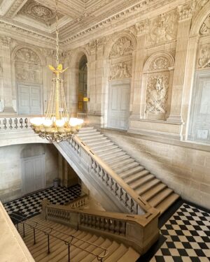 Lufy Instagram - Recap de notre séjour au Château de Versailles et de la visite privée 💛 laquelle est votre préférée ?
c’était un séjour incroyable et mon bé a passé un anniversaire inoubliable 🥹
