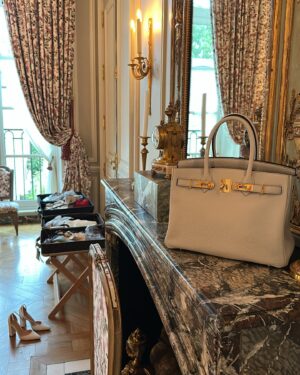 Lufy Instagram - Recap de notre séjour au Château de Versailles et de la visite privée 💛 laquelle est votre préférée ?
c’était un séjour incroyable et mon bé a passé un anniversaire inoubliable 🥹