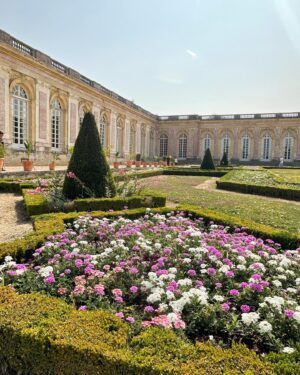 Lufy Instagram - Recap de notre séjour au Château de Versailles et de la visite privée 💛 laquelle est votre préférée ?
c’était un séjour incroyable et mon bé a passé un anniversaire inoubliable 🥹