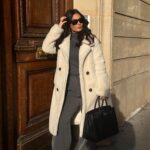 Lufy Instagram – publicitĂ© * Mammmaaa la brillance!! Vous aimez le rendu lisse sur moi? ✨ en 10 min c’était pliĂ© grâce au Steam Elixir de chez @bellissima_fr 🤌🏻
Il peut aussi boucler pour effet brushing grâce aux larges plaques, j’adore!!
#bellissima #hair #tutocoiffure #cheveuxlisses