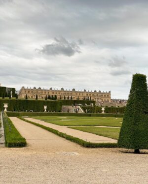 Lufy Instagram - Recap de notre séjour au Château de Versailles et de la visite privée 💛 laquelle est votre préférée ?
c’était un séjour incroyable et mon bé a passé un anniversaire inoubliable 🥹