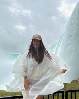 Lufy Instagram - photo 3: ta tête quand tu rends un de tes rêves réel 🫶🏻
Ça faisait tellement d’années que je parlais à Enzo d’aller voir les chutes du Niagara, j’en reviens pas de les avoir enfin vues. Merci la vie 🤍