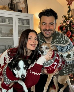 Lufy Instagram - on vous souhaite un Joyeux Noël à vous, votre famille et vos bébés à poils 🎄 on vous 🫶🏻

ps: poutpout toujours ravi d’être là

📸: @mostefahammich
📍: @studiomarcel.paris
