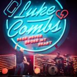 Luke Combs Instagram – Growin’ Up & Gettin’ Old Tour: Jacksonville, FL

📸: @davidbergman / @charliewoods12 (4th photo)