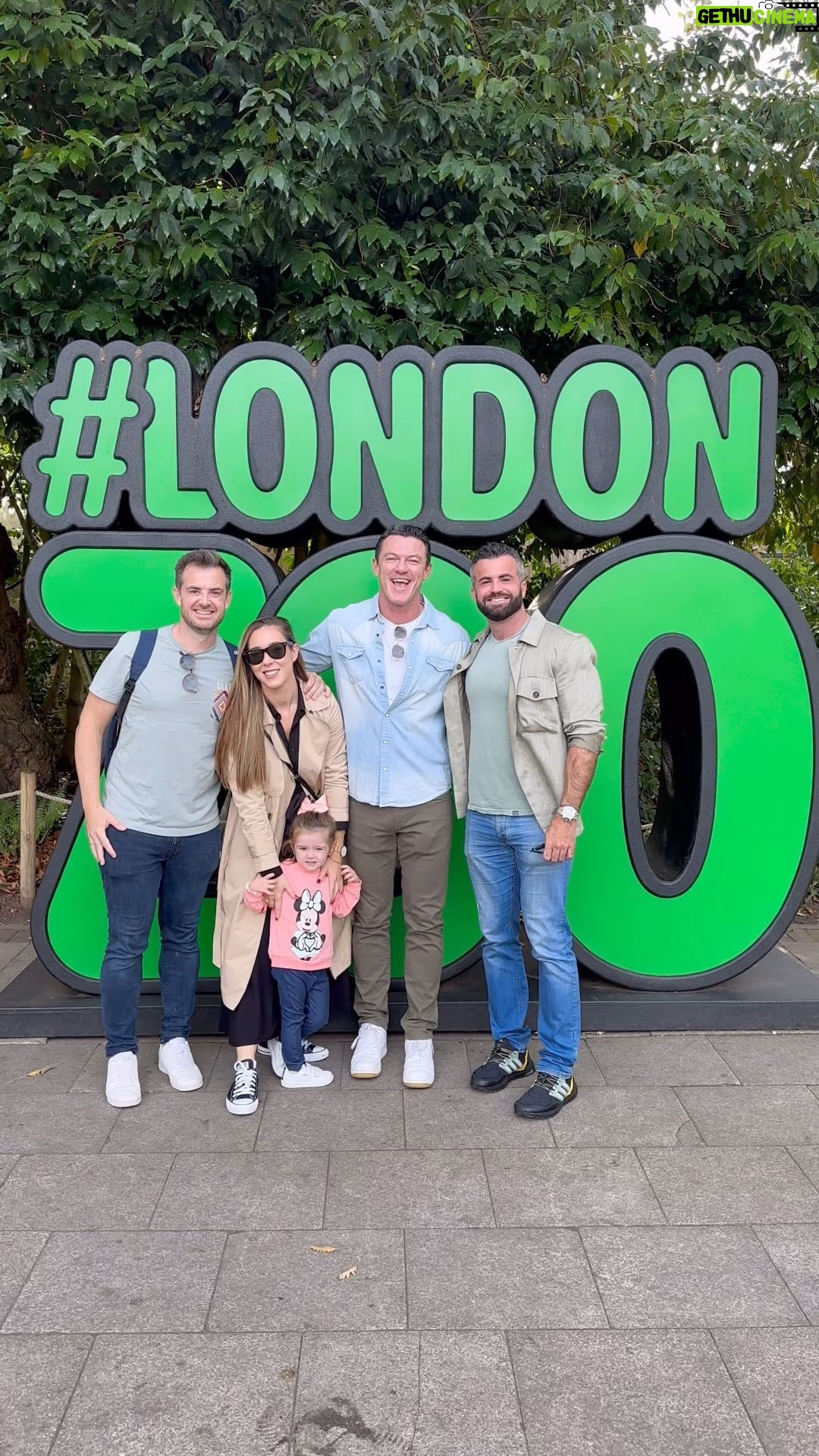 Luke Evans Instagram - A very Fun day out in Sunny London yesterday with my Spanish family at @zsllondonzoo being shown all the amazing animals and learning about their efforts in conservation and educating us and the future generations about our impact on the natural world. @rachellloyd1996 thank you x