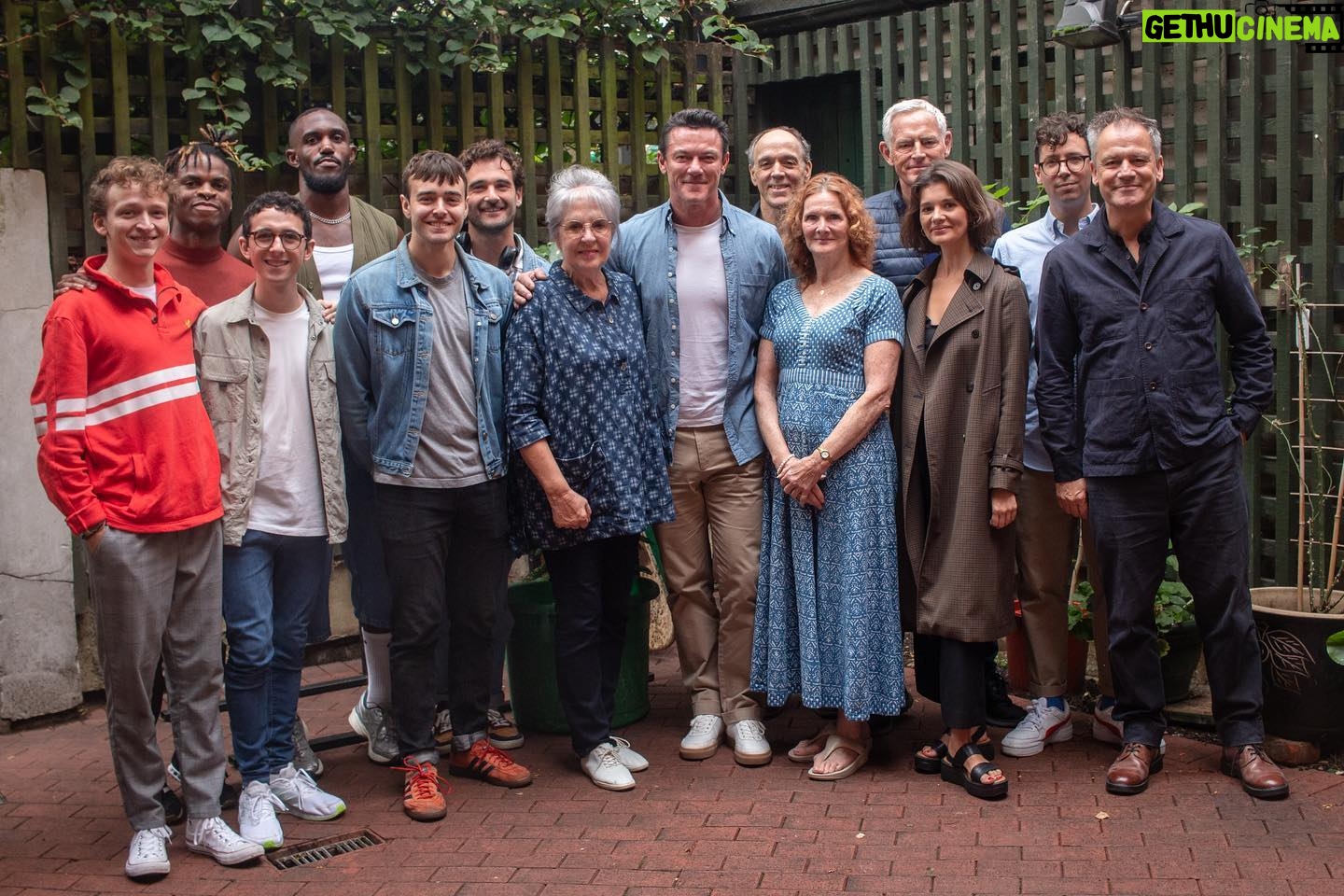 Luke Evans Instagram - A momentous occasion to be had by all! Today marks the first of rehearsals for #BackstairsBillyPlay. We can’t wait to show you what’s in store. Duke of York’s Theatre | 27 October | backstairsbilly.com