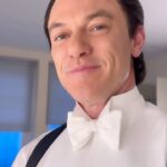Luke Evans Instagram - That’s all folks! Not sure how I can describe this experience with these people that I’ve just spent the last four months with. We’ve created a family, we have supported and loved each other on and off the stage and I will never forget this journey we’ve all been on together. To everybody that came to see the show, thank you! We gave everything to you every night double barrel. And it was a bloody thrill!! See you all very very soon. ❤️❤️❤️ @backstairsbillyplay @dukeofyorksldn