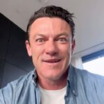 Luke Evans Instagram - Starting my #billyblog today. @backstairsbillyplay