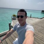 Luke Evans Instagram - Bike to beach, repeat. @joalimaldives #joalimaldives @beyondtalentglobal #gift