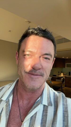 Luke Evans Instagram - Hey peeps!! As many of you will know, I started my acting career on the stage, It’s been 16 years since I did a play on the West End, that is way too long!! So, I’m Thrilled to say that I have a big announcement for you all on July 5th. Tune-in here. So excited to share this news with you!!! 😬