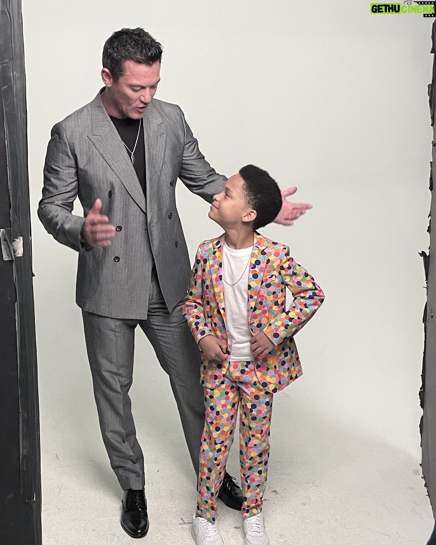 Luke Evans Instagram - #OurSonMovie photo dump from yesterday magical day . This film is a beaut. I’m so proud of it and of all the incredible people that made it. Trust me, You’ll get all the feels……All of them!!❤️💔 @theebillyporter @christopher.t.woodley @billoliver @tribeca @dolcegabbana @gettyentertainment @contourbygettyimages @eriktanner