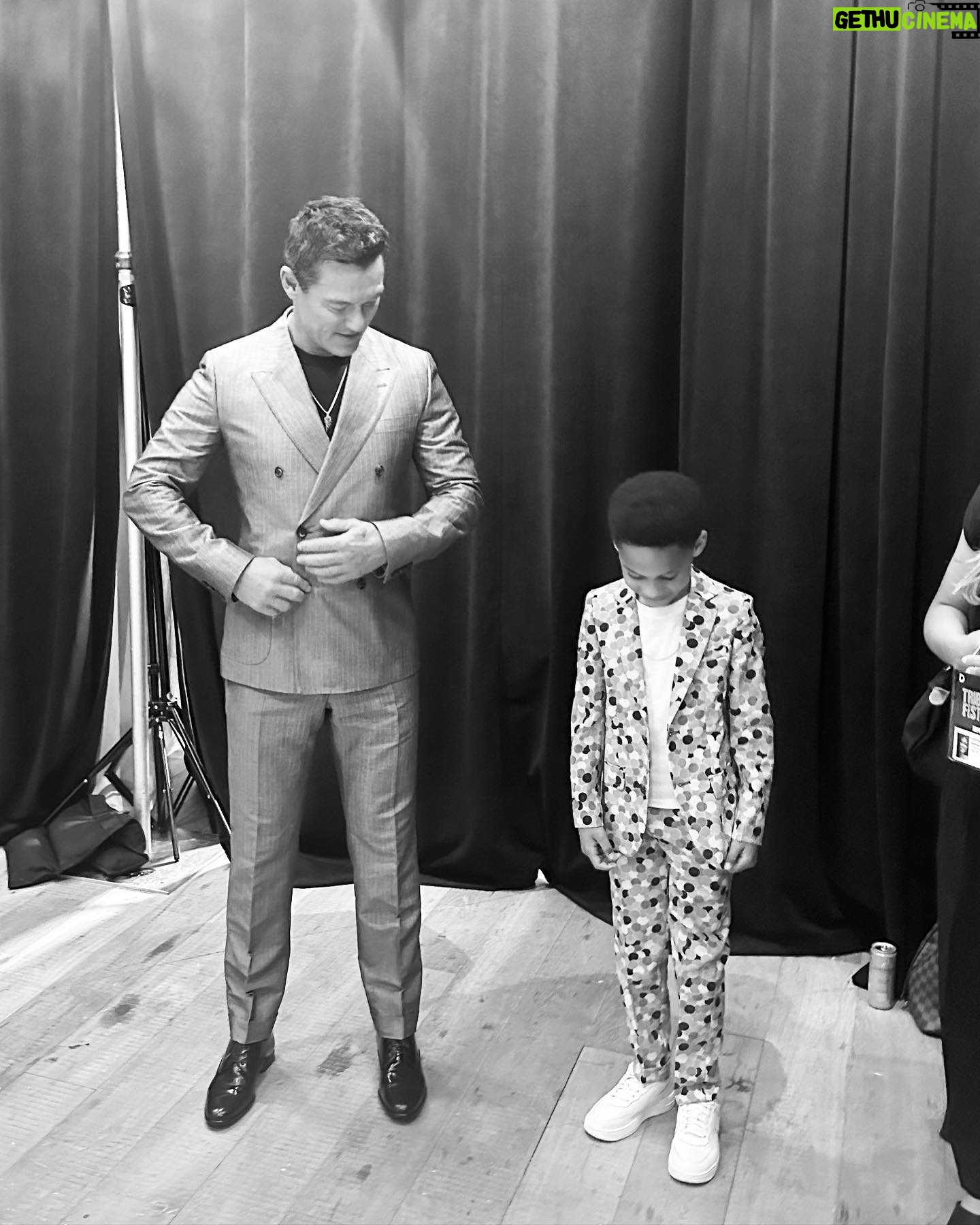 Luke Evans Instagram - #OurSonMovie photo dump from yesterday magical day . This film is a beaut. I’m so proud of it and of all the incredible people that made it. Trust me, You’ll get all the feels……All of them!!❤️💔 @theebillyporter @christopher.t.woodley @billoliver @tribeca @dolcegabbana @gettyentertainment @contourbygettyimages @eriktanner