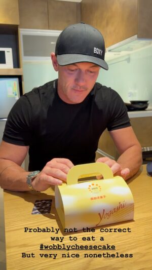Luke Evans Instagram - Probably not the correct way to eat a #chiffon #wobblycheesecake But it was very nice nonetheless 👌🏼