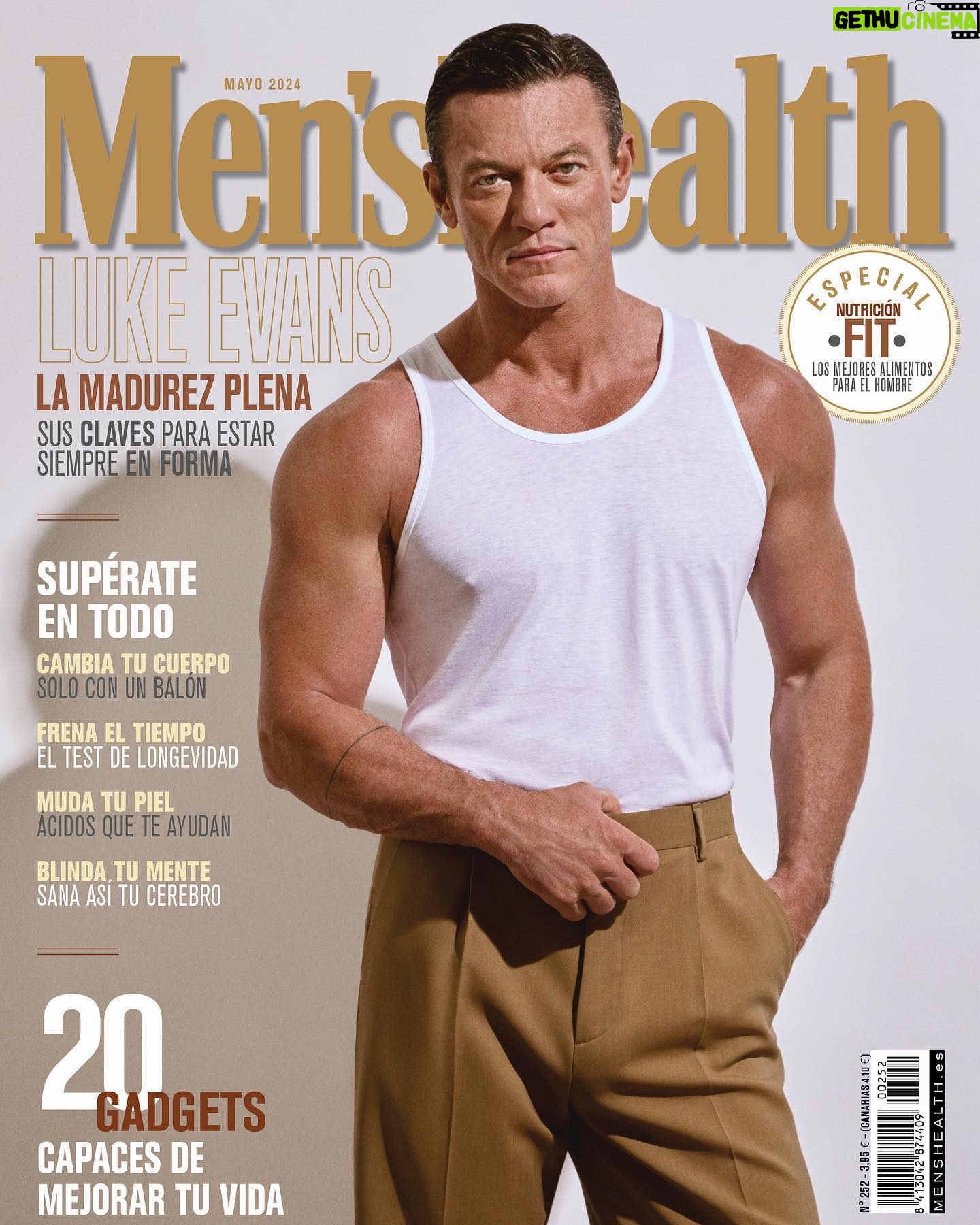 Luke Evans Instagram - Luke Evans, NEW COVER Men’s Health Spain @menshealthesp 🇪🇸Luke Evan viste camiseta de tirantes The Stunt de BDXY (@bdxtstudio) y pantalones de MANS (@mansconceptmenswear). Entra en el link de la bio para leer la entrevista de portada a Luke Evans (@thereallukeevans) donde celebra sus 45 años, repasa su carrera en Hollywood, reconoce su amor por España y presenta su nueva marca BDXY Studio (@bdxystudio). Entrevista de Joaquín Gasca (@joaquinigasca) con fotografías de Félix Valiente (@felixvaliente), vídeo de Karlos Sanz (@karlosanz), estilismo de Beatriz Moreno de la Cova (@bdelacova) y grooming de Tati Garú (@tatigaru.makeup). Dirigido por Jordi Martínez (@jordimartinezmh). Localización: Hotel Mandarin Oriental Ritz, Madrid (@mo_ritzmadrid) y The Beauty Concept (@thebeautyconcept). 🏴Luke Evans wears ‘The Stunt’ vest by BDXY (@bdxystudio) and trousers by MANS (@mansconceptmenswear). Head to the link in bio to read @thereallukeevans cover interview about turning 45, his career in Hollywood, his love for Spain and his new brand BDXY Studio @bdxystudio written by Joaquín Gasca (@joaquinigasca) and to see all the photographs by Félix Valiente (@felixvaliente), video by Karlos Sanz (@karlosanz), styling by Beatriz Moreno de la Cova (@bdelacova) and grooming by Tati Garú (@tatigaru.makeup). Directed by Jordi Martínez (@jordimartinezmh). Location: Hotel Mandarin Oriental Ritz, Madrid (@mo_ritzmadrid) & The Beauty Concept (@thebeautyconcept). #menshealth #lukeevans #bdxystudio #menshealthespa