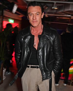 Luke Evans Instagram - What a night!!! 🖤

@brits
@dolcegabbana