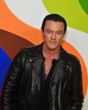 Luke Evans Instagram - What a night!!! 🖤

@brits
@dolcegabbana