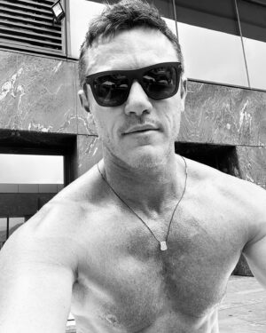Luke Evans Instagram - #humpday #pooltime