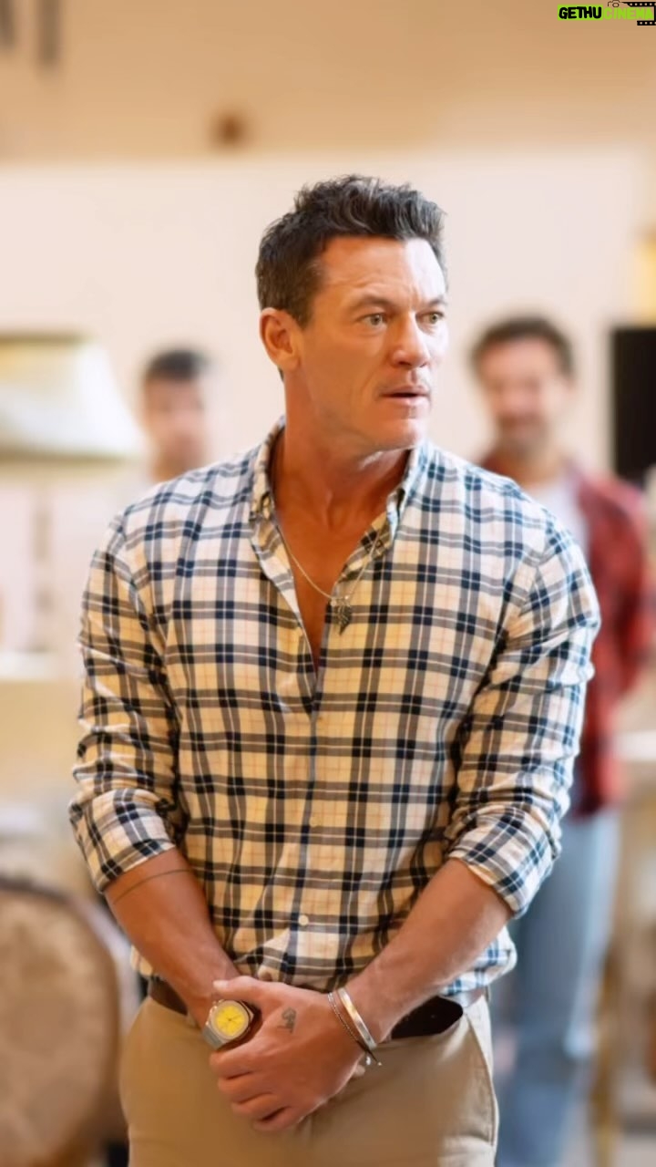Luke Evans Instagram - Here are Some BTS shots from the most rewarding rehearsal process I’ve ever been part of. I’m living it!! You are all in for quite the ride! This cast is so brilliant. The script is a joy to bring to life. See you October 27th onwards! For your Ticket, go to the link in my bio or @atg_tickets or @michaelgrandagecompany see you at the @dukeofyorksldn @backstairsbillyplay #billyblog