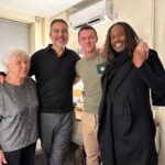 Luke Evans Instagram - Backstage with two Billy’s and a David and a mummy @theebillyporter @dwalliams @backstairsbillyplay