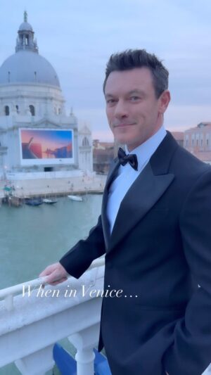 Luke Evans Instagram - @ferragamo 🖤