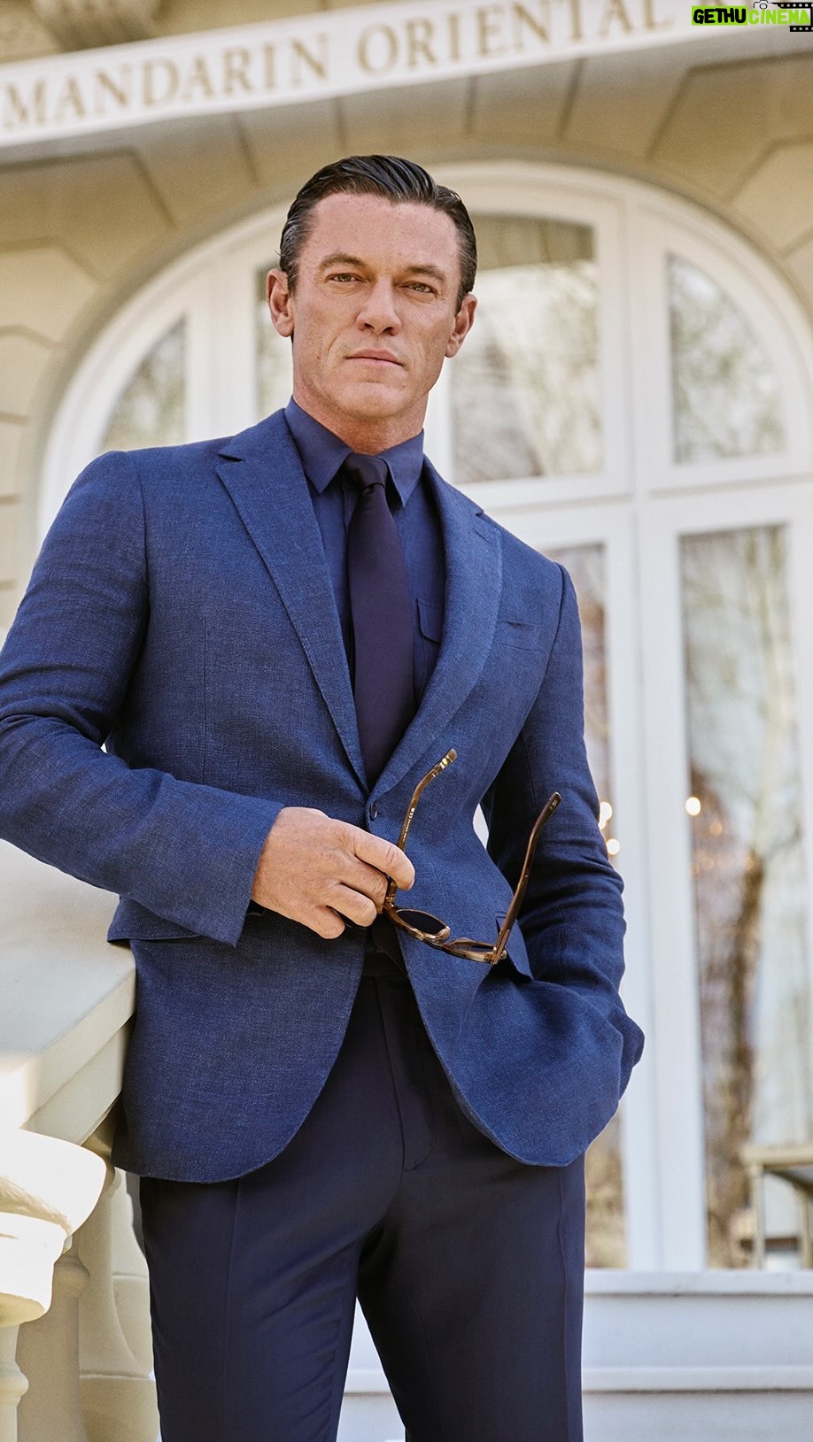 Luke Evans Instagram - LUKE ❤️ MADRID Entra en el link de la bio para leer la entrevista de Joaquín Gasca (@joaquinigasca) con fotografías de Félix Valiente (@felixvaliente), vídeo de Karlos Sanz (@karlosanz), estilismo de Beatriz Moreno de la Cova (@bdelacova) y grooming de Tati Garú (@tatigaru.makeup). Dirigido por Jordi Martínez (@jordimartinezmh). Localización: Hotel Mandarin Oriental Ritz, Madrid (@mo_ritzmadrid) y The Beauty Concept (@thebeautyconcept). Head to the link in bio to read @thereallukeevans cover interview about turning 45, his career in Hollywood, his love for Spain and his new brand BDXY Studio @bdxystudio written by Joaquín Gasca (@joaquinigasca) and to see all the photographs by Félix Valiente (@felixvaliente), video by Karlos Sanz (@karlosanz), styling by Beatriz Moreno de la Cova (@bdelacova) and grooming by Tati Garú (@tatigaru.makeup). Directed by Jordi Martínez (@jordimartinezmh). Location: Hotel Mandarin Oriental Ritz, Madrid (@mo_ritzmadrid) & The Beauty Concept (@thebeautyconcept). #menshealth #lukeevans #bdxystudio #menshealthespaña #madrid