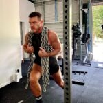 Luke Evans Instagram - Let’s get it pumpin!! #mondaymotivation 💥