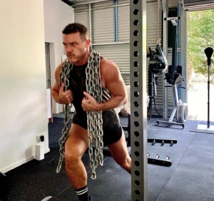 Luke Evans Instagram - Let’s get it pumpin!! #mondaymotivation 💥