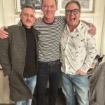 Luke Evans Instagram - Thanks for coming to see my show @chattyman @scottnealuk @backstairsbillyplay 🌟🌟🌟💋💋💋