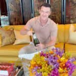 Luke Evans Instagram - Last minute trip to Bangkok! Have had the best first day! The sights,sounds, tastes and a bit of well earned luxury! Thanks to the @thepeninsulabangkok #penmoments #gift