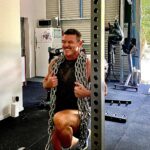 Luke Evans Instagram - Let’s get it pumpin!! #mondaymotivation 💥