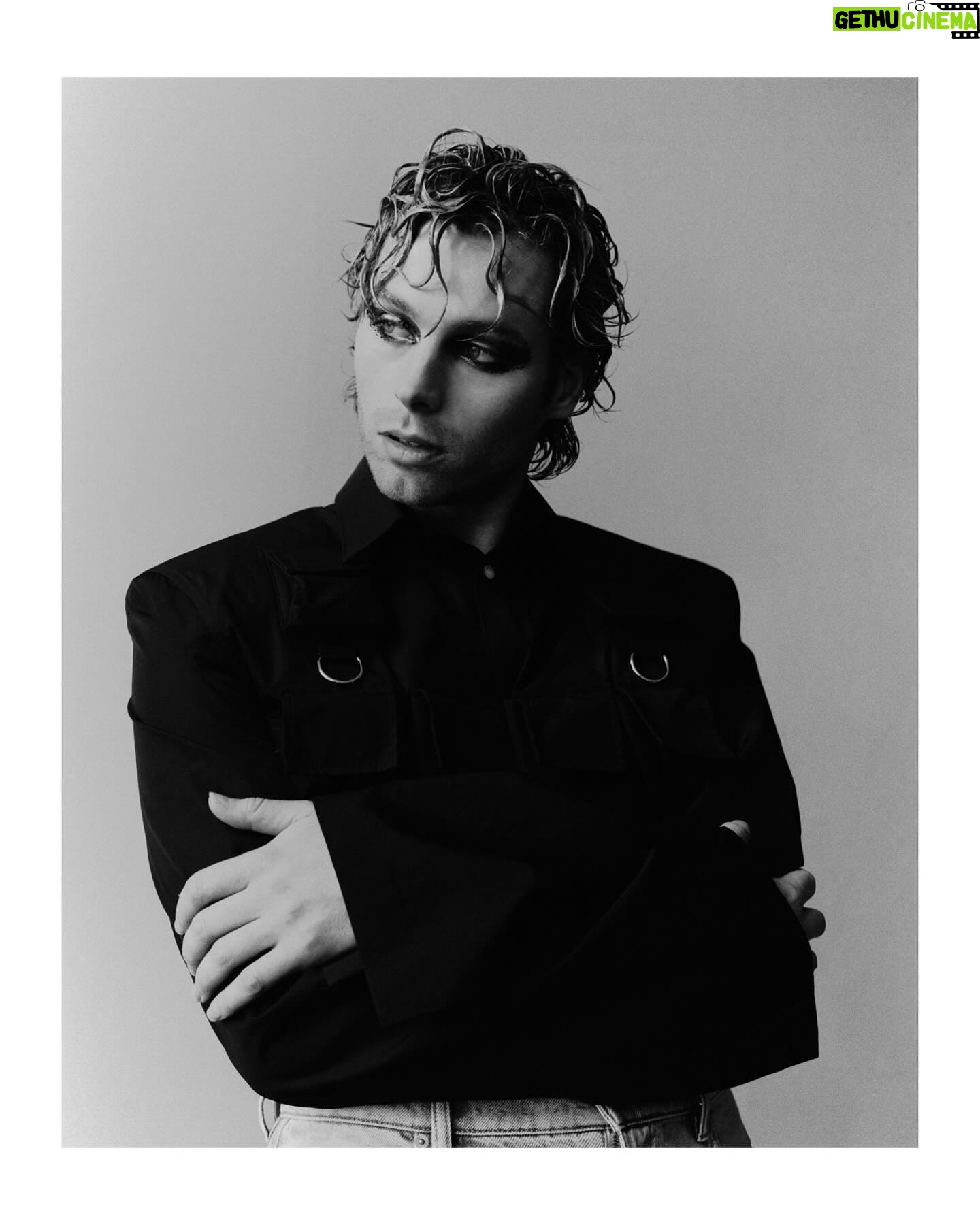 Luke Hemmings Instagram - Thanks for having me @behindtheblinds ⛓️ lots of fun playing around with these looks Interview @eurjoli Photography @emiliastaugaard Fashion @_stevenhuang EIC @badmickey Casting @imagemachine_cs MUA @mariacomparettomua Hair @svenbayerbach Photo assistant Kiera Simpson Stylist assistant Lois Jenner